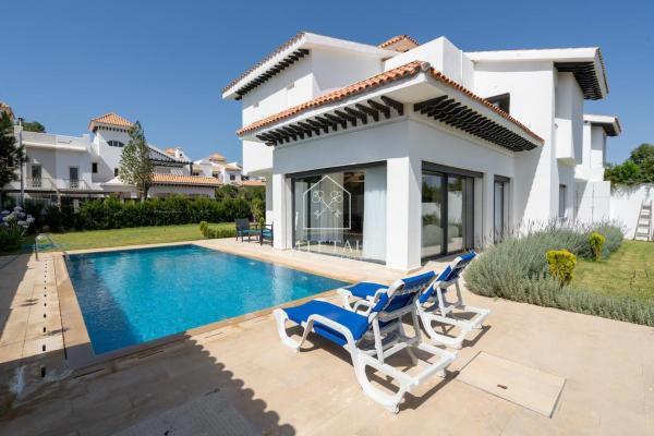 Luxury Villa with Private Pool, Rezervovat  Tanger 