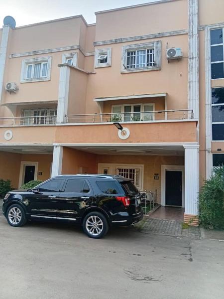 Kajola Court, Rezervovat  Ikeja 