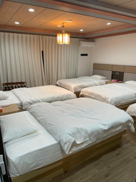 Kurmon Inn, Rezervovat  Omači 