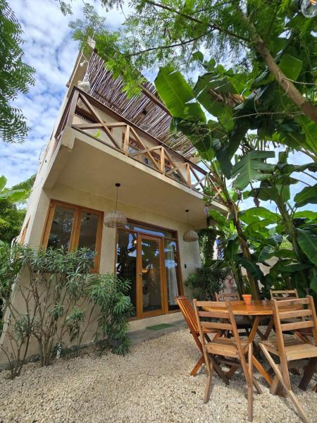 Casa Plátano Villa and palapa with private garden, Rezervovat  Bacalar 