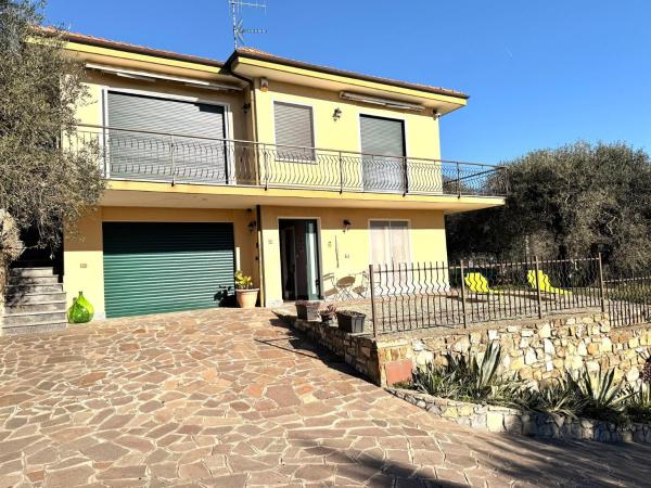 Relax in Villa con giardino privato e posto auto, Rezervovat  Pairola Ligurie
