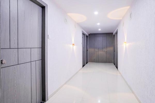 Hotel O 7 Square Hotel, Rezervovat  Rānder Gujarat