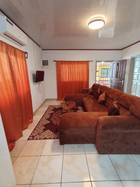 Kar appartements, Rezervovat  Paramaribo hotely s parkováním, Parkování