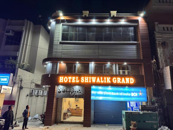 Hotel Shiwalik Grand, Rezervovat  Haridvár Uttarakhand