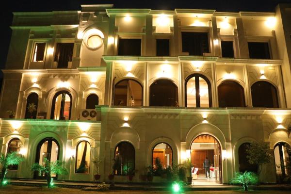Hotel Pushap Palace, Rezervovat  Patiála 
