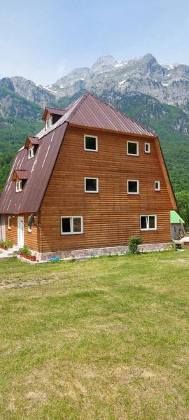 Bujtina ZEMRA TRADITES, Rezervovat  Theth hotely s parkováním, Parkování
