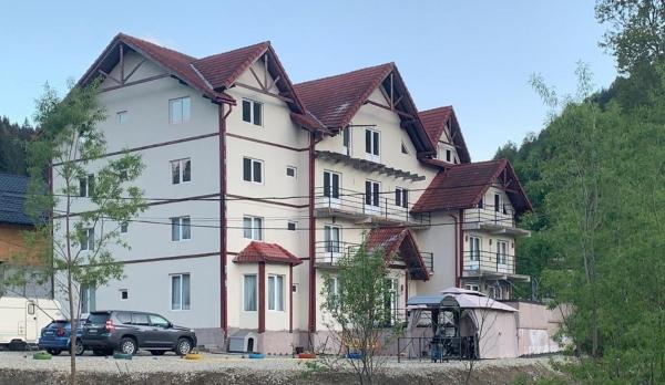 Vila 4 Anotimpuri, Rezervovat  Moeciu de Sus 