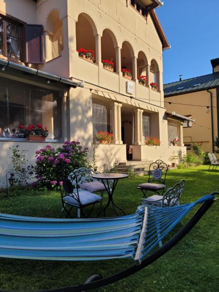 Aronson Villa Tusnad, Rezervovat  Transylvania hotely s parkováním, Parkování