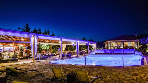 Ktima Kletsa, Rezervovat Apartmánový hotel Hotely v Fokida s bazénem, Bazén