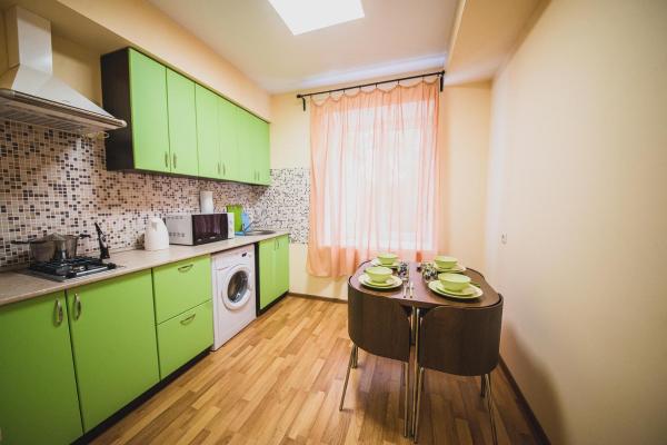 Kvartira Klassika na Prospekte Kultury 11, Rezervovat Apartmán Omsk 