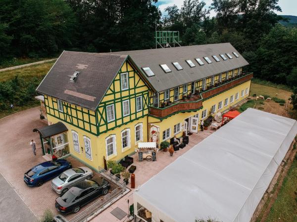 Hotel Restaurant 7 Berge am Schlehberg, Rezervovat  Alfeld (Leine) 