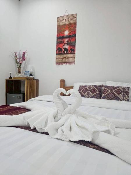 Laoviengluangprabang Guesthouse, Rezervovat  Hotely v Luang Prabang s parkováním, Parkování