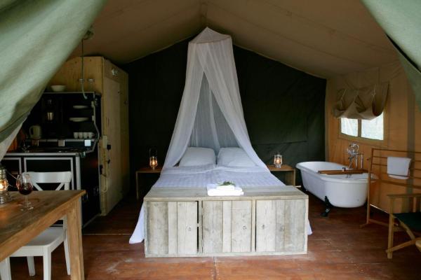 Outdoors Holten - Romantic Safaritent bad, Rezervovat  Holten 
