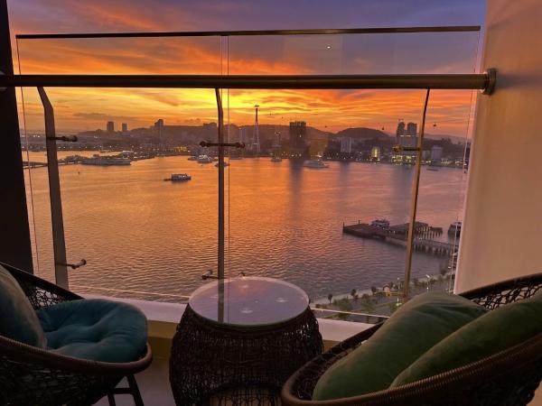 Sapphire Ha Long 2BR Apartment - Ocean View - Panoramic Sea View, Rezervovat Apartmán Quang Ninh hotely s bazénem, Bazén