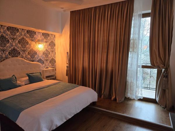 Karmia Boutique, Rezervovat  Piatra Neamţ 