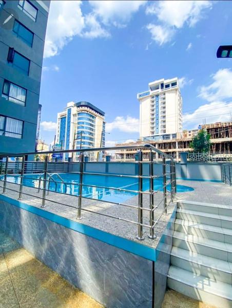 classy executive one bedroom apartment with swimming pool, fully equipped gym ample parking space and amazing scenic views, Rezervovat Apartmán Nairobi hotely s bazénem, Bazén