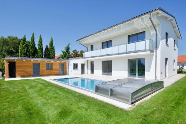 Villa 60, luxuriöse Villa mit Pool, Sauna und großem Garten, Rezervovat  Gols 
