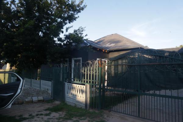 41 wight, Rezervovat  Roodepoort Gauteng
