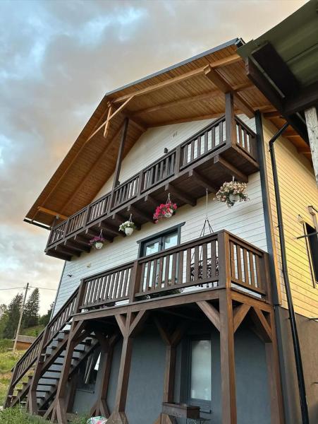 Котедж HOLIDAY HOUSE, Rezervovat  Hotely v Ivano-Frankivsk s bazénem, Bazén