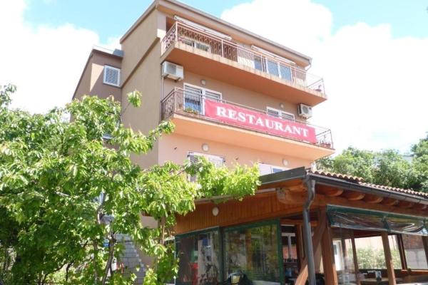 Apartments with parking space Senj - 25395, Rezervovat Apartmán Kvarner hotely s parkováním, Parkování