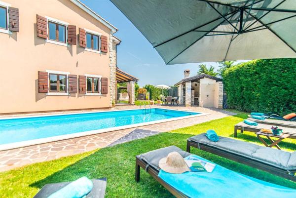 Villa Nicole by Kompas Villas, Rezervovat  Bibići Istrie