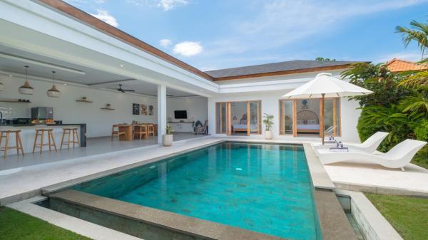 Villa Kuwait Seminyak, Rezervovat  Bali hotely s bazénem, Bazén