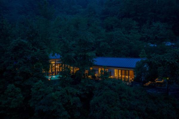 Xishan Cloister, Rezervovat  Dujiangyan 