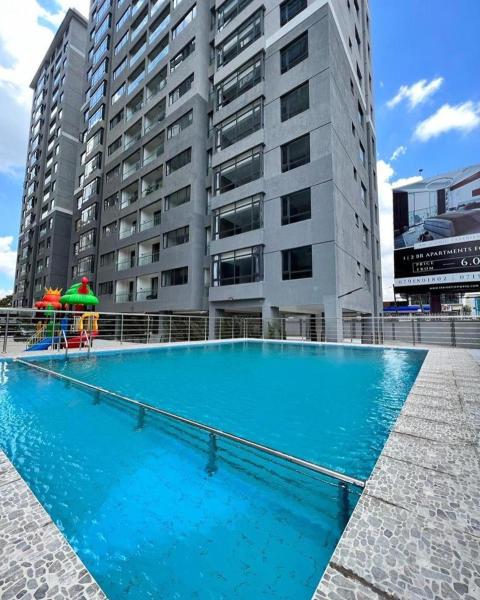 executive fully furnished three bedroom apartment in kilimani with swimming pool,fully fitted gym ,child play area ,high speed WIfi and other modern facilities to give you comfort and luxury, Rezervovat Apartmán Nairobi Nairobi