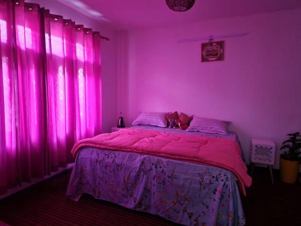 Samarpan, Rezervovat  Hotely v Uttarakhand s parkováním, Parkování