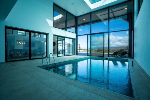 Batalha Retreat Villa - Private Luxury Villa with Heated Indoor Saltwater Pool, Rezervovat  Ribeira Grande São Miguel