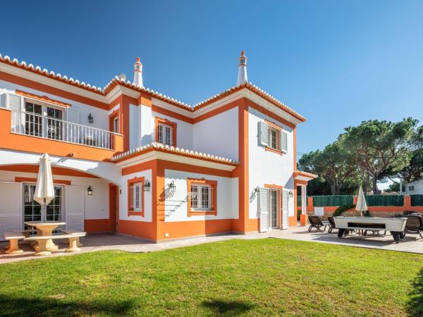 Holiday Home 4-Schlafzimmer-Villa- Garten- Pool- Strand by Interhome, Rezervovat  Albufeira Albufeira