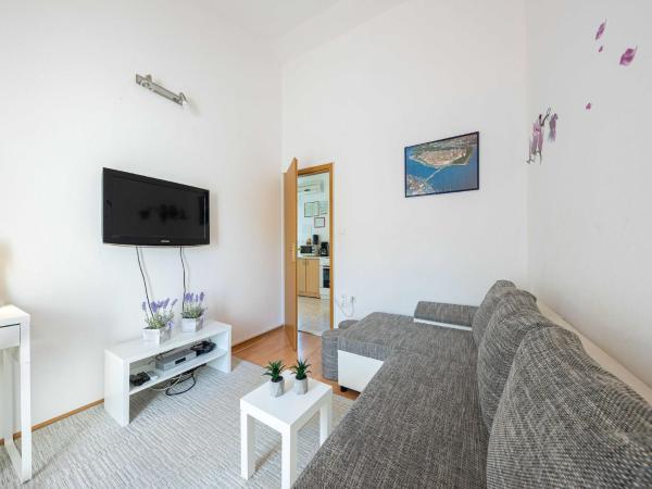 Spacious Prgomet Retreat with Private Pool, Fitness Centre, and Garden - Three Bedroom Villa, Rezervovat  Prgomet Splitsko-dalmátská župa