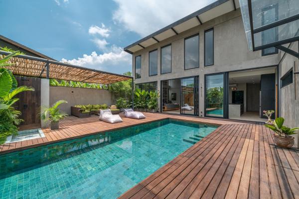 Impressive 4BR Villa Close to The Beach, Rezervovat  Bali hotely s bazénem, Bazén