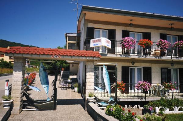 Guesthouse Rutar, Rezervovat  Hotely v Central Istria s parkováním, Parkování