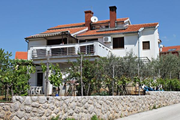 Apartments and rooms with parking space Krk - 5294, Rezervovat Apartmán Kvarner Islands hotely s parkováním, Parkování