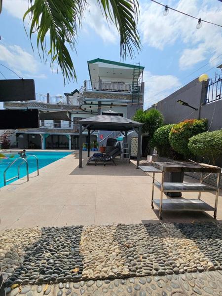 Crestscente Skye Villa Resort, Rezervovat  Pañgil Luzon