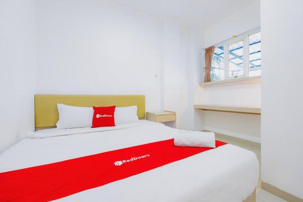 RedDoorz at Bellina Inn Near RS Panti Wilasa Semarang, Rezervovat  Stasiun Tenggang Central Java