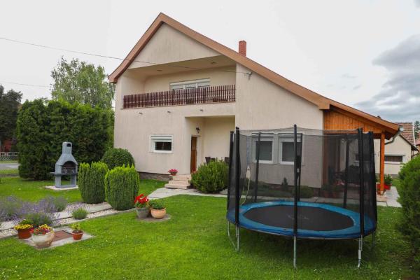 Holiday home in Balatonkeresztur 19455, Rezervovat Rekreační dům Balatonkeresztúr 