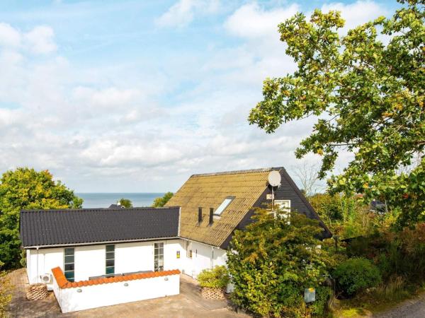 4 star holiday home in Allingåbro, Rezervovat Rekreační dům Hotely v Allingåbro s bazénem, Bazén