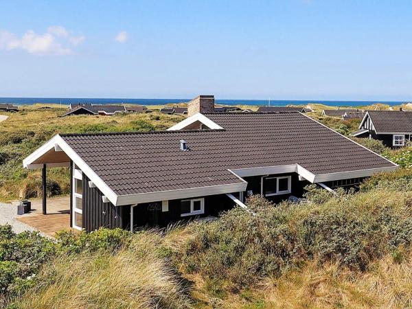Luxury Retreat with Sea View, Rezervovat Rekreační dům  