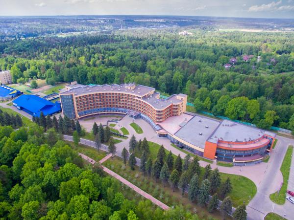 Ozdorovitel'nyj kompleks "Snegiri", Rezervovat Hotel Moskovská hotely s parkováním, Parkování